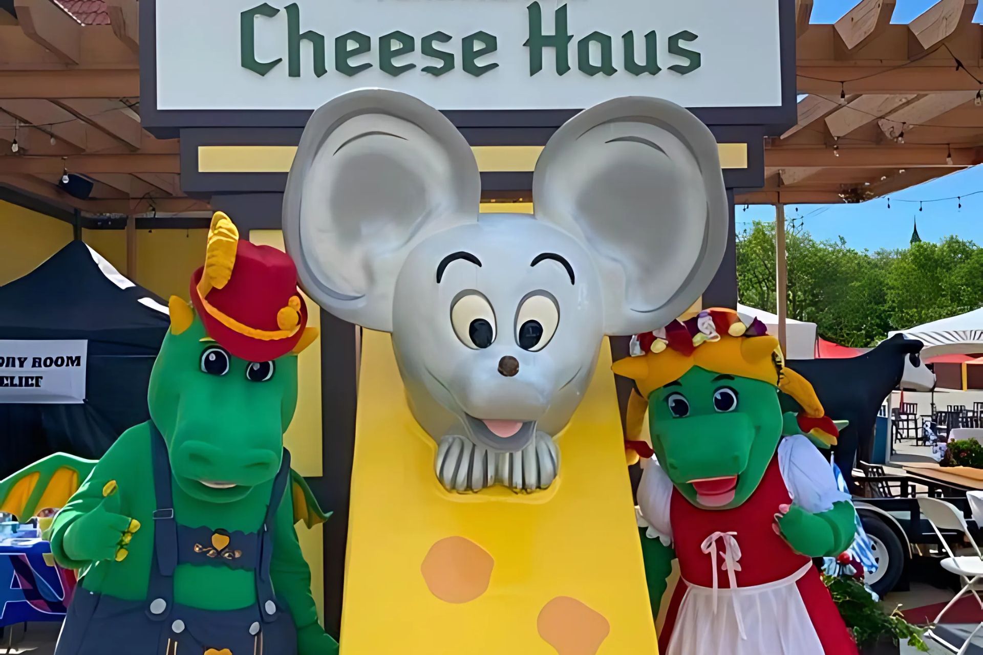 Appearances by mascots Willy & Greta