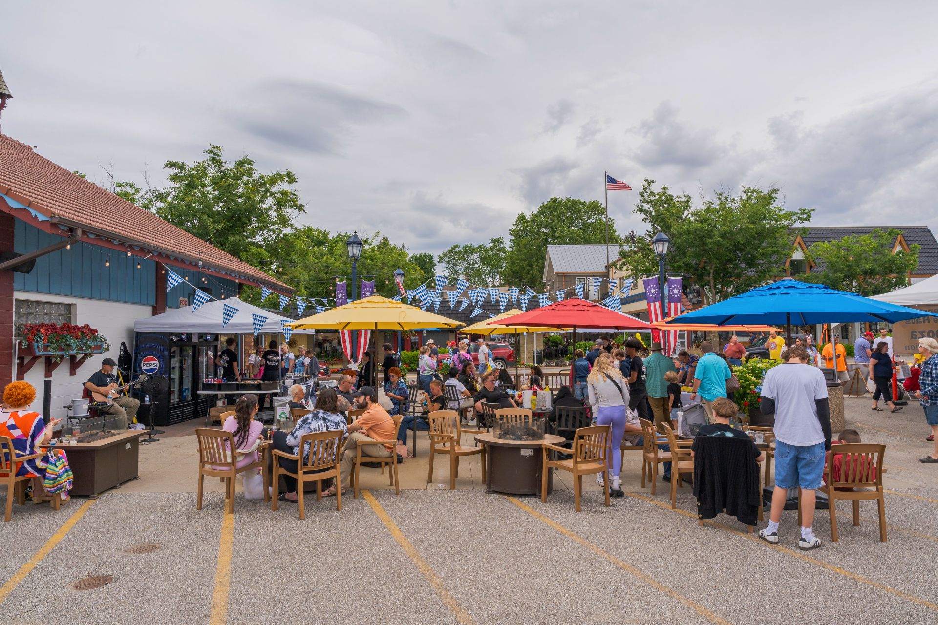 Frank’s Muth Outdoor Bar